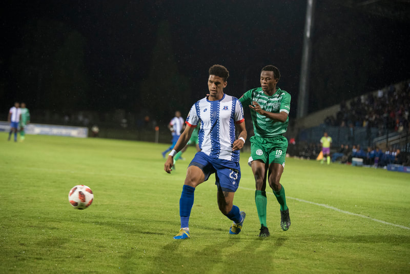 Rushing De Reuck of Maritzburg United, clearing his lines.
Match between Maritzburg United and Bloemfontein Celtic at the Harry Gwala Stadium on the 5th of April 2019 © Image: BOOGS Photography / Andrew Mc Fadden