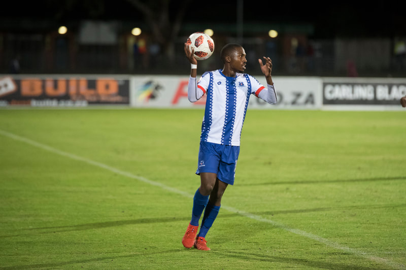 Bandile Shandu of Maritzburg United, throws in.
Match between Maritzburg United and Bloemfontein Celtic at the Harry Gwala Stadium on the 5th of April 2019 © Image: BOOGS Photography / Andrew Mc Fadden