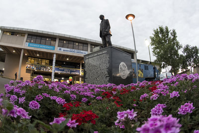 A statue od the late Harry Gwala, standing proudly at the stadium entrance - © BOOGS Photography / Andrew Mc Fadden