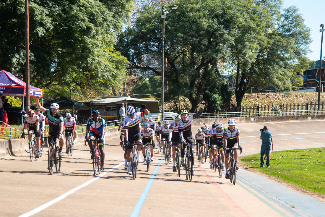 Cyclists crossing the start/finish line for the final time, bringing a close to the Burg Wheelers 24 Hour Relay Challenge. Image: Andrew Mc Fadden / BOOGS Photography