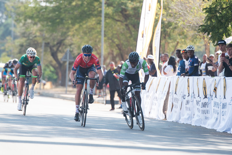 Clint Hendricks(TEAM PROTOUCH CONTINENTAL) edges HB Kruger(TEAM ALFA BODYWORKS/GIANT) to stage 4 of the Tour de Limpopo 2019. Image: © BOOGS Photography / Andrew Mc Fadden